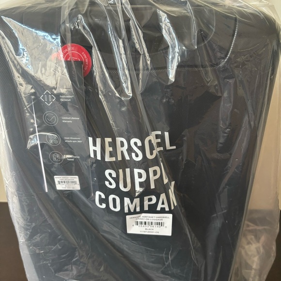 ✈️🧳 Herschel Heritage™ Hardshell Luggage | Carry On - 35L - Black NEW!!! 🧳✈️ - Picture 3 of 11